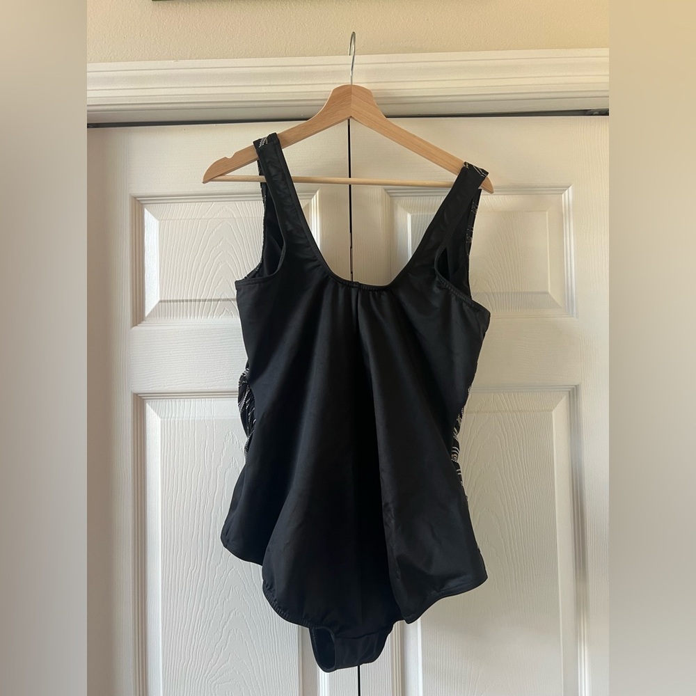 MIRACLE-SUIT plus size slimming tummy control linked Oceanus swimsuit - Picture 3 of 5